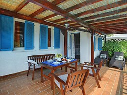Holiday House for 14 Persons with Private Pool near Beach & Pula