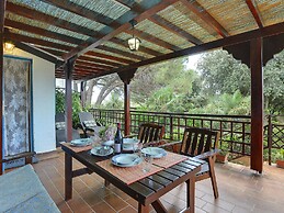 Holiday House for 14 Persons with Private Pool near Beach & Pula