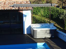 Modern Holiday Home With Pool in Pazin