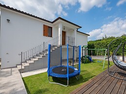 Modern Holiday Home With Pool in Pazin
