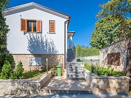 Modern Holiday Home With Pool in Pazin