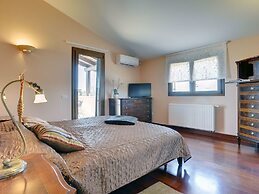 Luxurious Villa in Pomer with Pool & Hot Tub