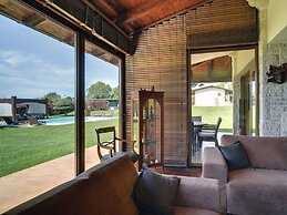 Luxurious Villa in Pomer with Pool & Hot Tub