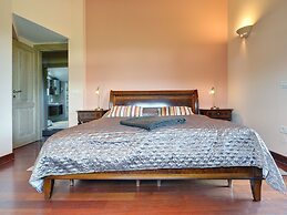 Luxurious Villa in Pomer with Pool & Hot Tub