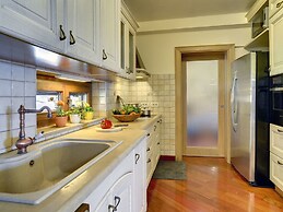 Luxurious Villa in Pomer with Pool & Hot Tub