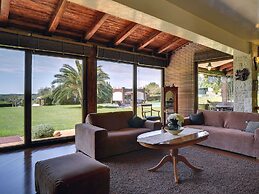 Luxurious Villa in Pomer with Pool & Hot Tub