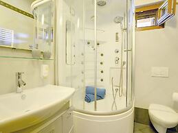 Luxurious Villa in Pomer with Pool & Hot Tub