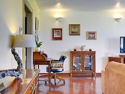 Luxurious Villa in Pomer with Pool & Hot Tub