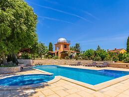 Nice Apartment in Pula With Swimming Pool