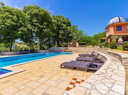 Nice Apartment in Pula With Swimming Pool