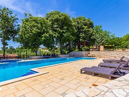 Nice Apartment in Pula With Swimming Pool