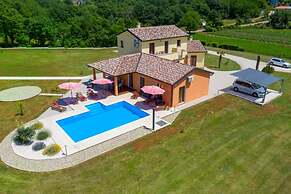 Villa With Pool in Pazin