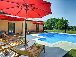 Villa With Pool in Pazin