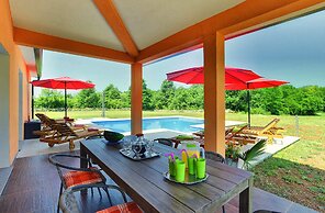 Villa in Pazin With Private Pool