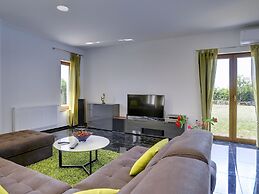 Villa With Pool in Pazin