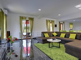 Villa With Pool in Pazin