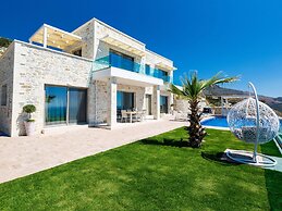 Scenic Villa With Private Pool