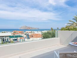 Lush Villa With Heated Pool 180m to the Beach