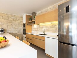 Lush Villa With Heated Pool 180m to the Beach