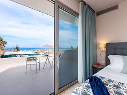 Lush Villa With Heated Pool 180m to the Beach