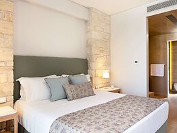 Lush Villa With Heated Pool 180m to the Beach