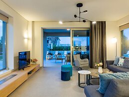 Lush Villa With Heated Pool 180m to the Beach