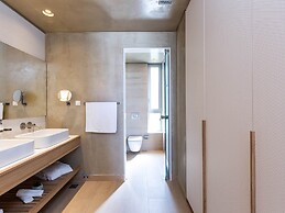 Lush Villa With Heated Pool 180m to the Beach