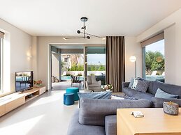 Lush Villa With Heated Pool 180m to the Beach