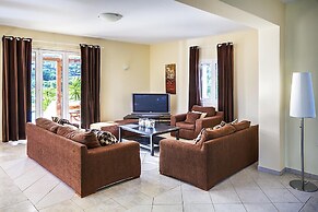 Spacious Villa with Private Pool & Outside Bar near Sea in Sisi