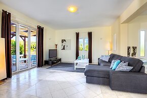 Spacious Villa with Private Pool & Outside Bar near Sea in Sisi