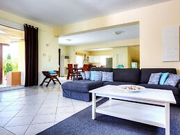 Spacious Villa with Private Pool & Outside Bar near Sea in Sisi