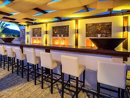 Spacious Villa with Private Pool & Outside Bar near Sea in Sisi