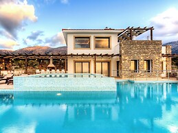 Great Villa, Enormous Pool, Nice Location near Village Sisi