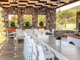 Great Villa, Enormous Pool, Nice Location near Village Sisi