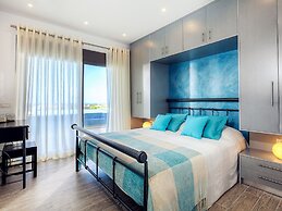 Great Villa, Enormous Pool, Nice Location near Village Sisi