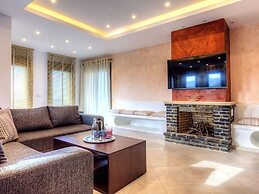 Great Villa, Enormous Pool, Nice Location near Village Sisi