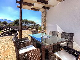 Great Villa, Enormous Pool, Nice Location near Village Sisi