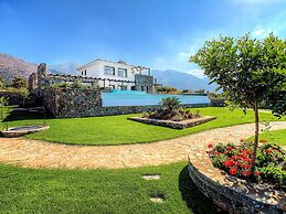 Great Villa, Enormous Pool, Nice Location near Village Sisi