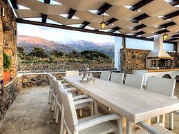 Great Villa, Enormous Pool, Nice Location near Village Sisi