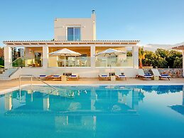 Beautiful Luxe Villa in Private Olive Grove, sea and Mountain View, Cl