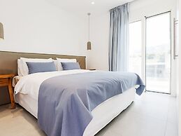 Beautiful Luxe Villa in Private Olive Grove, sea and Mountain View, Cl