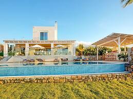 Beautiful Luxe Villa in Private Olive Grove, sea and Mountain View, Cl