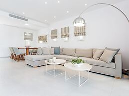 Beautiful Luxe Villa in Private Olive Grove, sea and Mountain View, Cl