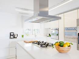 Beautiful Luxe Villa in Private Olive Grove, sea and Mountain View, Cl