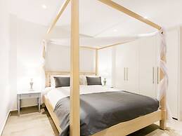 Beautiful Luxe Villa in Private Olive Grove, sea and Mountain View, Cl