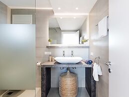 Beautiful Luxe Villa in Private Olive Grove, sea and Mountain View, Cl