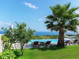 Infinity Pool Villa With Sea Views Near Rethymno City & Beach and Shad