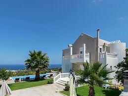Infinity Pool Villa With Sea Views Near Rethymno City & Beach and Shad