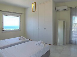 Infinity Pool Villa With Sea Views Near Rethymno City & Beach and Shad