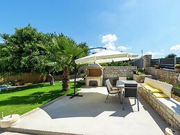 Infinity Pool Villa With Sea Views Near Rethymno City & Beach and Shad